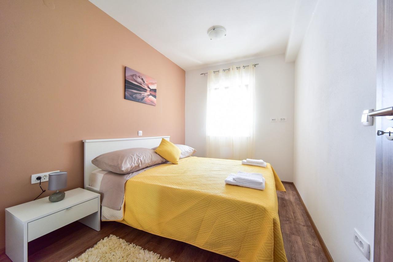 Deluxe Apartments Franic Sukošan Exterior foto