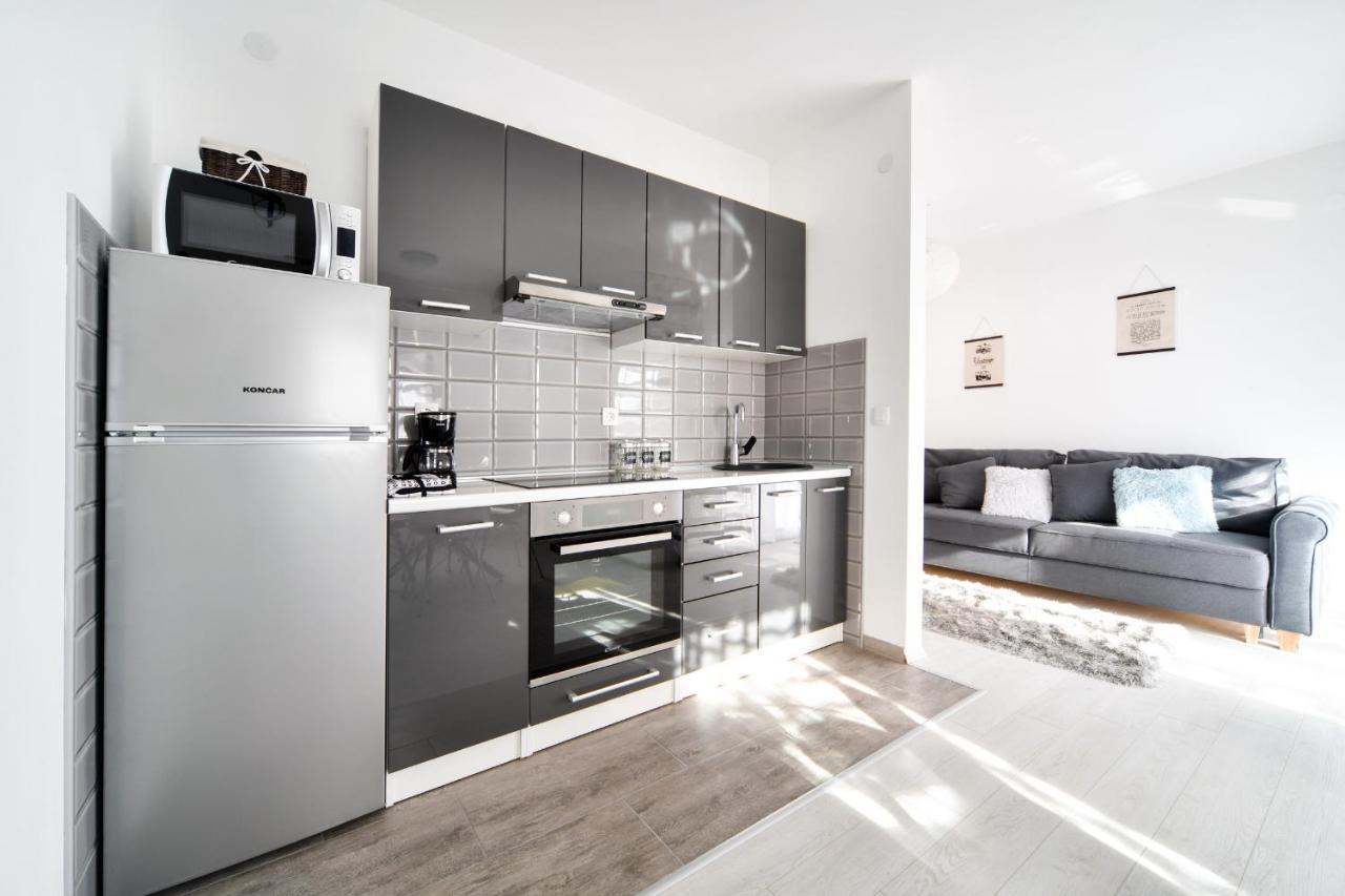 Deluxe Apartments Franic Sukošan Exterior foto