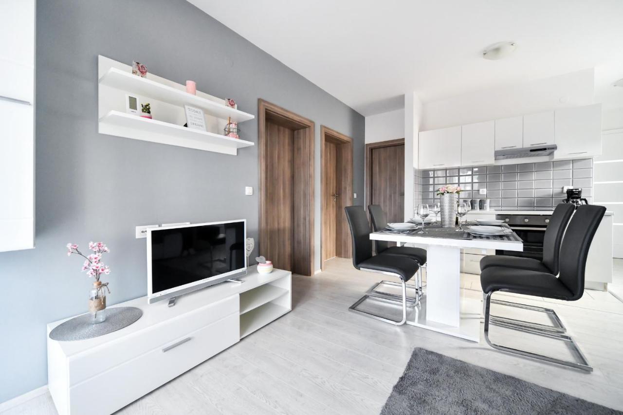 Deluxe Apartments Franic Sukošan Exterior foto