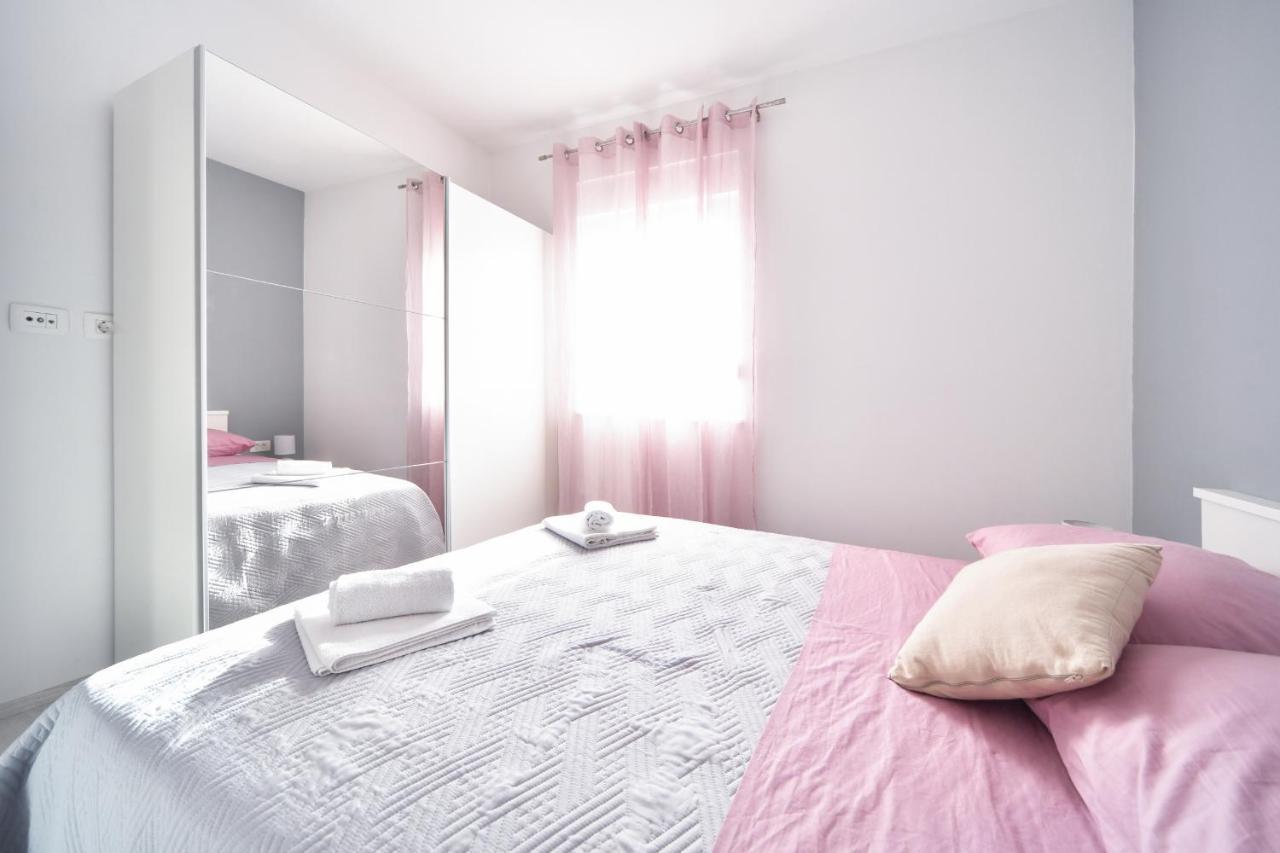 Deluxe Apartments Franic Sukošan Exterior foto